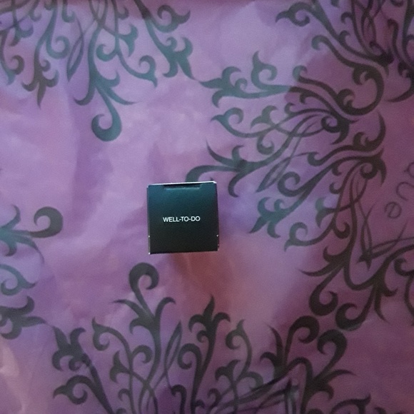 NIB Moodstruck Opulence Lipstick - Picture 2 of 2